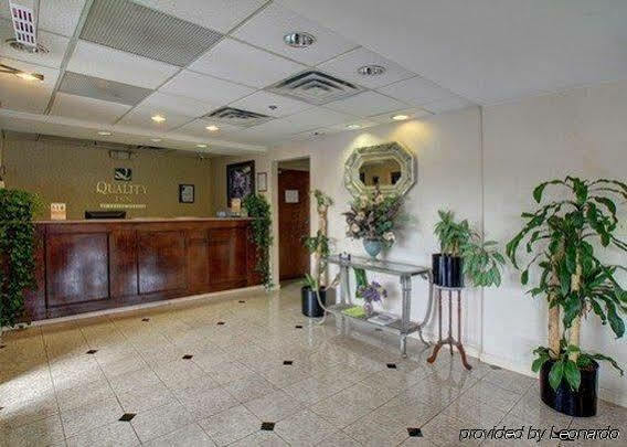 Quality Near Six Flags Hotel 2*